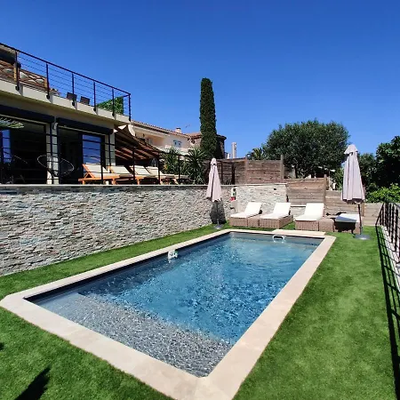Renovated Villa, Heated Pool, Sea-view, Aircon