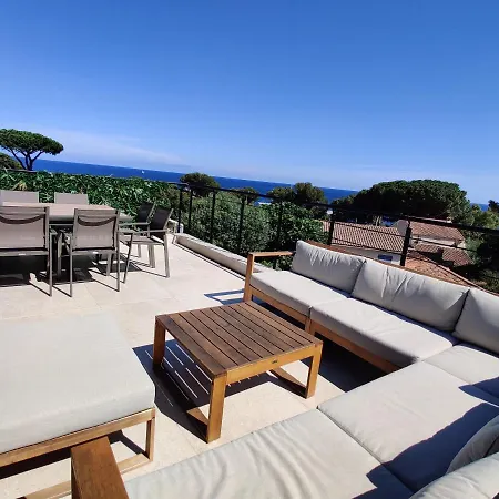 Renovated Villa, Heated Pool, Sea-view, Aircon *