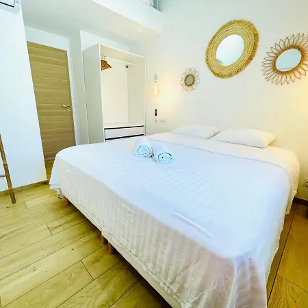 Renovated Villa, Heated Pool, Sea-view, Aircon Villa *